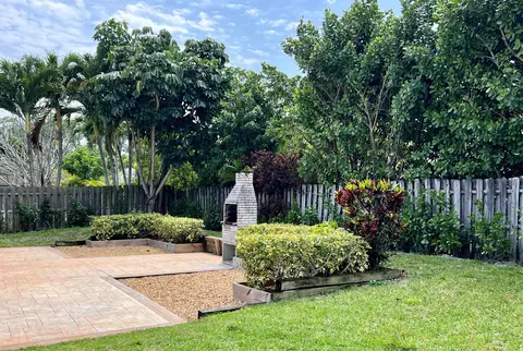 21739 Little Bear Ln, Boca Raton, FL 33428