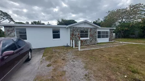 2000 N 51st St, Fort Pierce, FL 34947