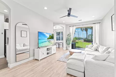 381 River Blf, Royal Palm Beach, FL 33411