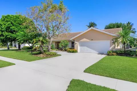 831 SW 35th Ave, Boynton Beach, FL 33435
