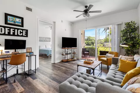 3600 Oaks Clubhouse Dr #108, Pompano Beach, FL 33069