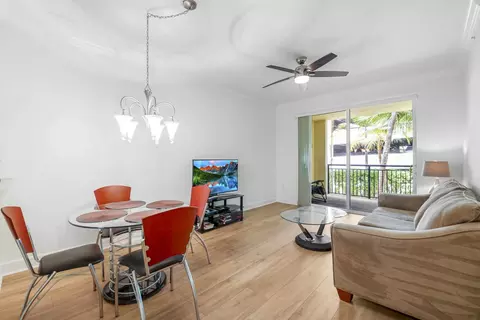 3 Renaissance #211, Boynton Beach, FL 33426