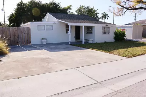 1105 N J St, Lake Worth Beach, FL 33460