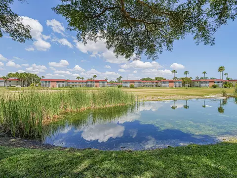83 Crooked Tree Ln # 207, Vero Beach, FL 32962