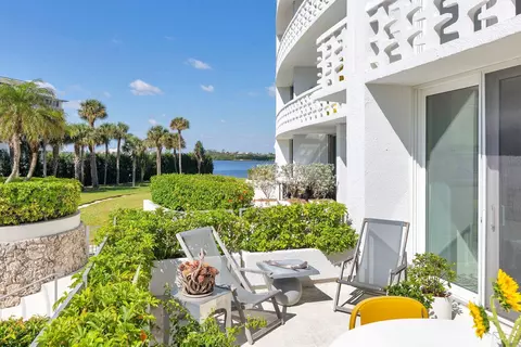 2760 S Ocean Blvd #111, Palm Beach, FL 33480