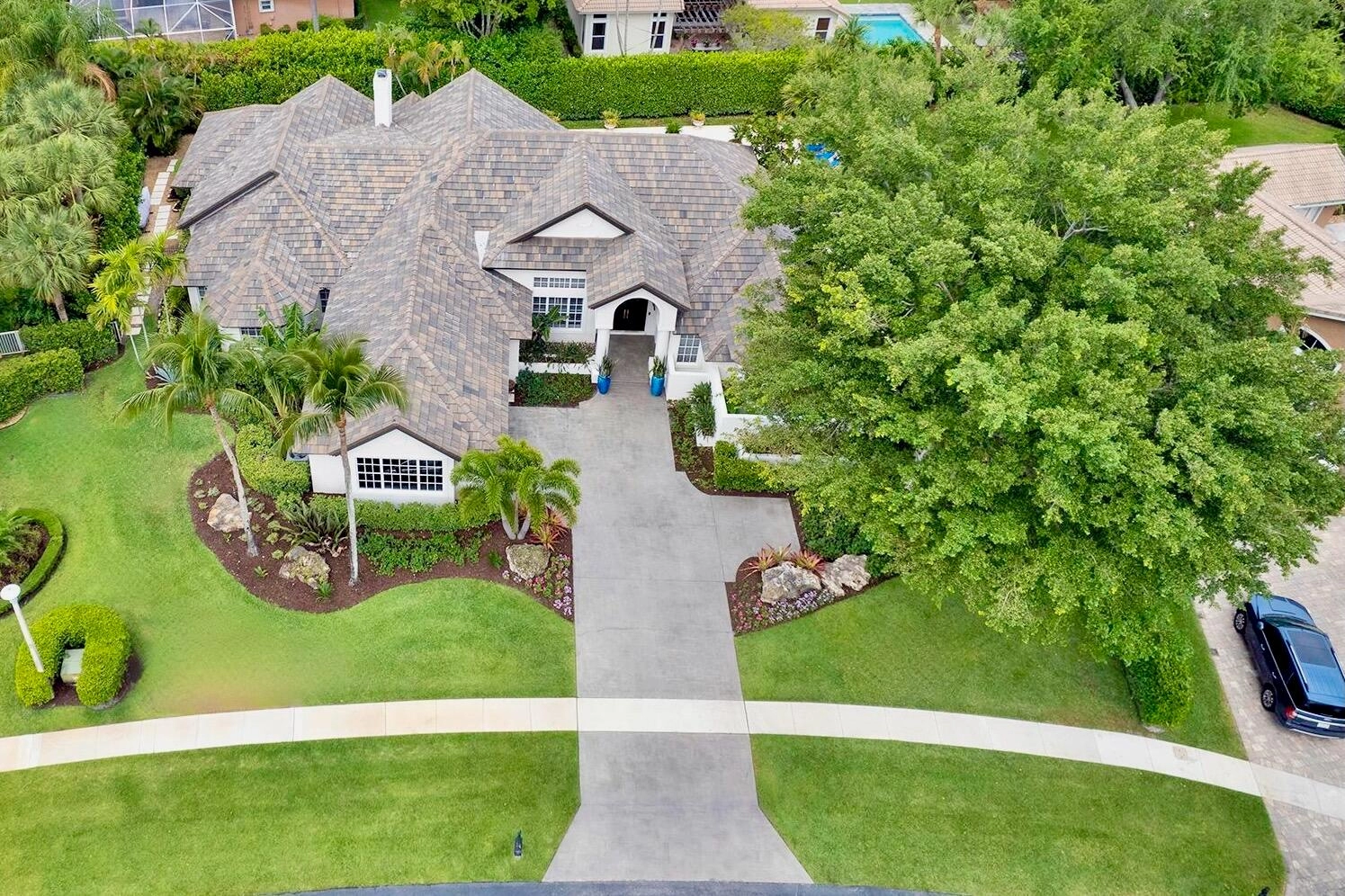 2295 Greenview Cv Dr