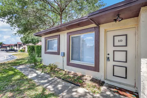 5252 Bosque Ln #10, West Palm Beach, FL 33415
