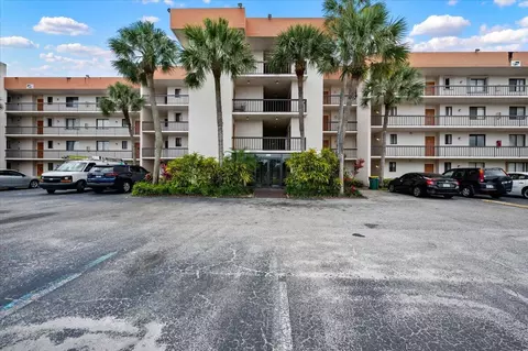 5981 Via Vermilya #204, Lake Worth, FL 33462