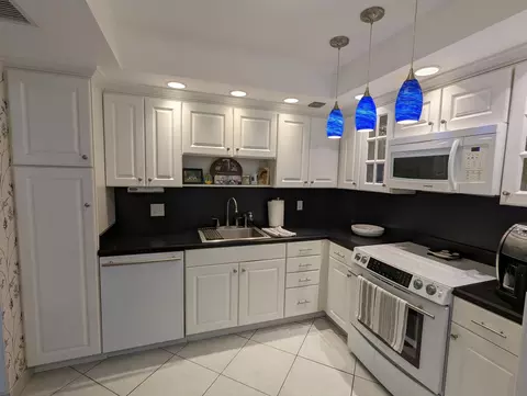 3450 S Ocean Blvd #318, Palm Beach, FL 33480