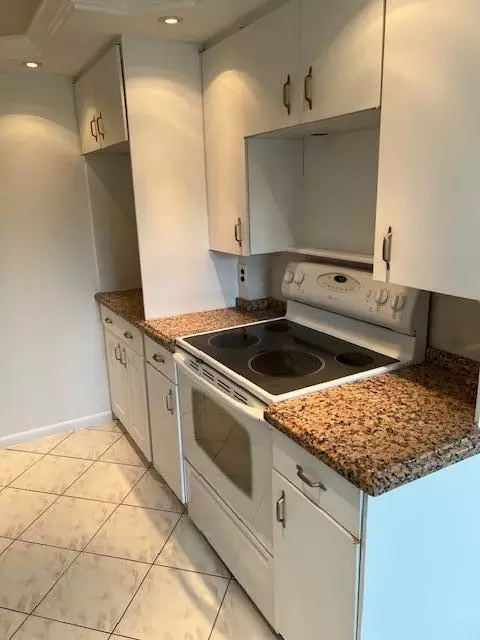2085 Newport S #2085, Deerfield Beach, FL 33442