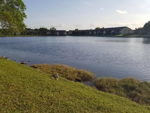 4025 N Nob Hl #107, Sunrise, FL 33351