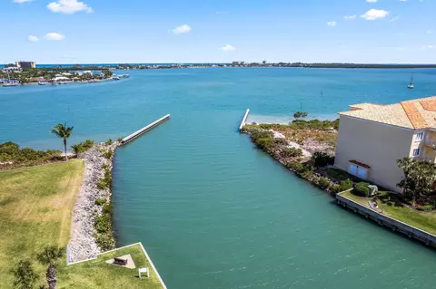 9 Harbour Isle Dr E #103, Fort Pierce, FL 34949