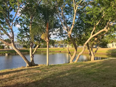23 Rio Verde Way, Port Saint Lucie, FL 34952