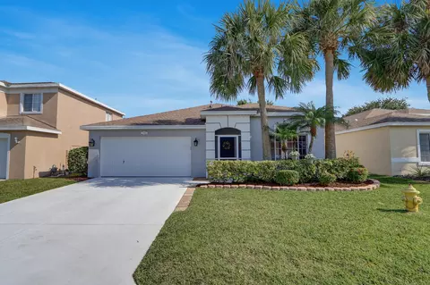 2540 SE Springtree Pl, Stuart, FL 34997