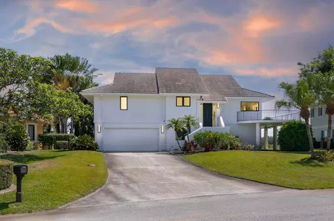 5570 SE Miles Grant, Stuart, FL 34997