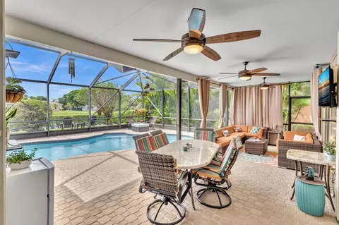 5935 Bay Hl, Lake Worth, FL 33463