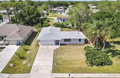 757 Periwinkle Dr, Sebastian, FL 32958