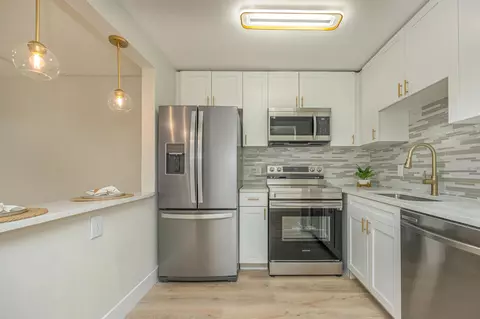 200 Village Green Cir E #202, Palm Springs, FL 33461