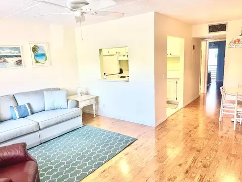600 Village Green Ct #C205, Palm Springs, FL 33461