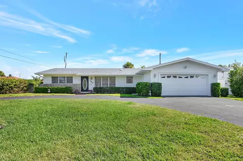 702 SW 24th Ave, Boynton Beach, FL 33435