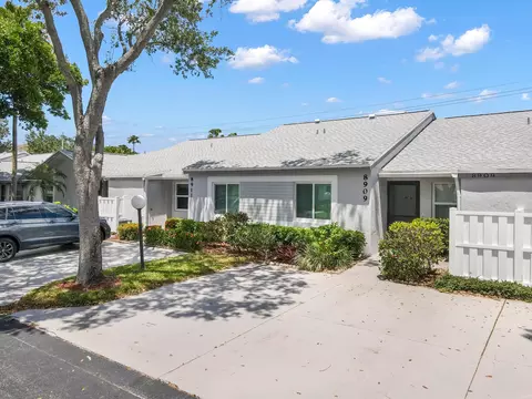 8909 Sunnywood Pl, Boca Raton, FL 33496