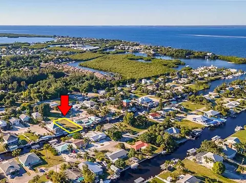 16150 Porto Bello St, Bokeelia, FL 33922