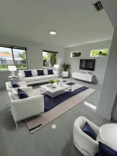 22575 Lanyard St, Boca Raton, FL 33428