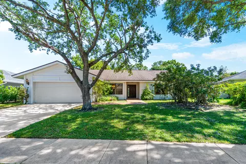 14111 Tecoma Dr, Wellington, FL 33414