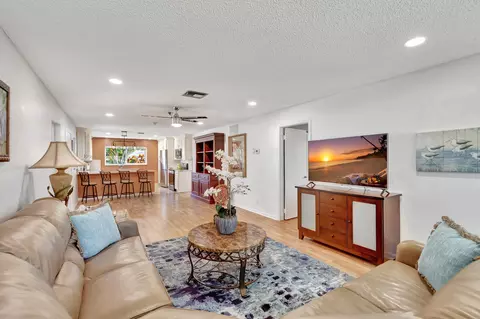815 Meadowlark Ln, Delray Beach, FL 33445