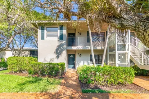 48 Stratford Ln #A, Boynton Beach, FL 33436