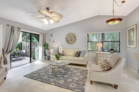 22382 Pineapple Walk Dr, Boca Raton, FL 33433