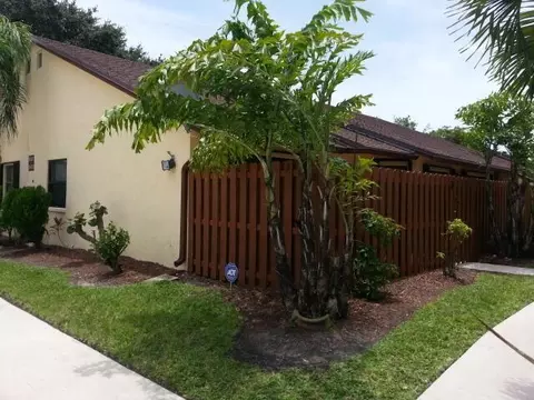 262 Springdale Cir, Palm Springs, FL 33461