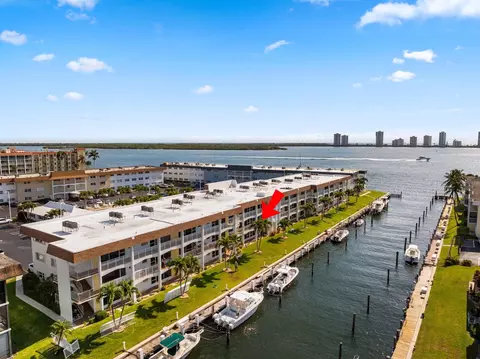 110 Shore Ct #209-B, North Palm Beach, FL 33408
