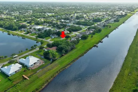 990 SW Abbot Ave, Port St Lucie, FL 34953