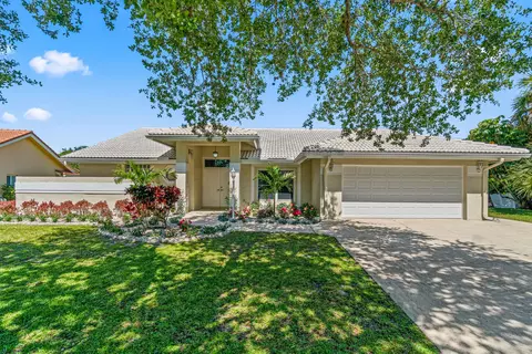 18330 Lake Bnd, Jupiter, FL 33458