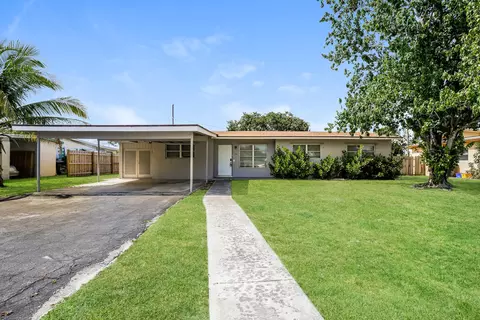1308 Crest Dr, Lake Worth Beach, FL 33461