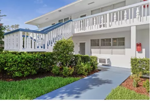 51 Oakridge E #51, Deerfield Beach, FL 33442