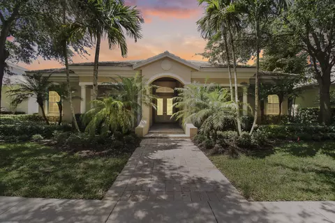3306 Greenway Dr, Jupiter, FL 33458