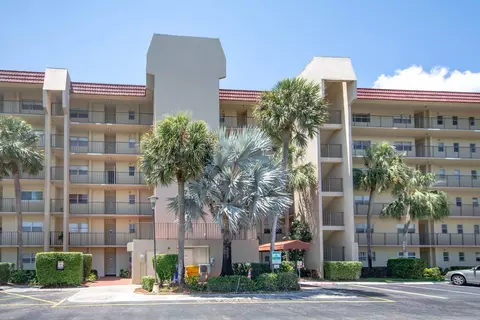 3755 Via Poinciana #308, Lake Worth, FL 33467