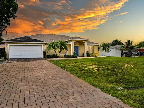 696 SW Jada Rd, Port Saint Lucie, FL 34953