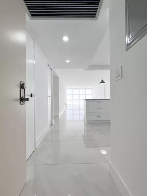 800 Parkview #606, Hallandale Beach, FL 33009