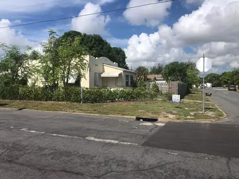 700 51st St, West Palm Beach, FL 33407