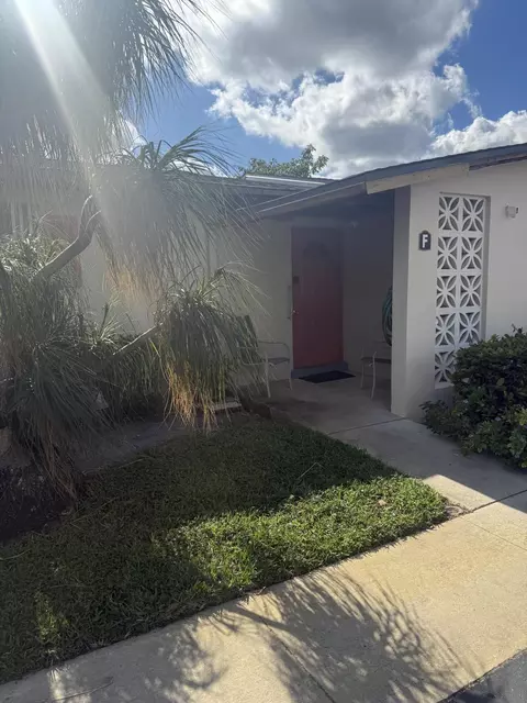 2926 Ashley E #F, West Palm Beach, FL 33415