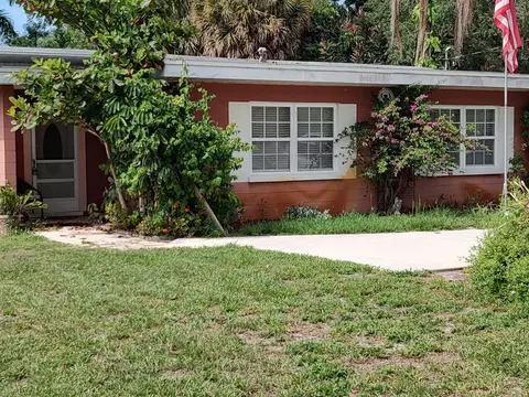 897 SW 28th St, Palm City, FL 34990
