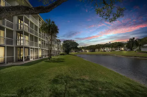 6205 Balboa Cir #206, Boca Raton, FL 33433
