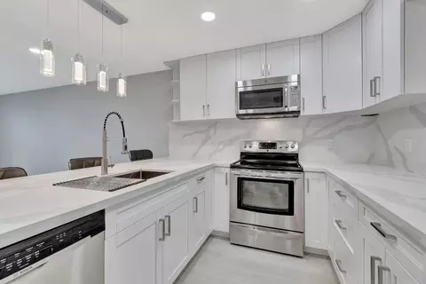 5250 Las Verdes #108, Delray Beach, FL 33484