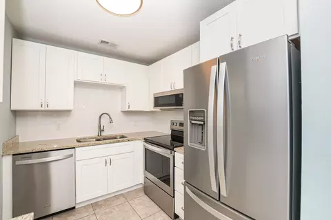 10 Lake Vista Trl #203, Port Saint Lucie, FL 34952