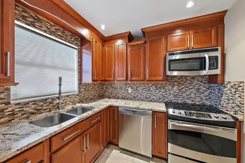 709 Lori Dr #205, Palm Springs, FL 33461