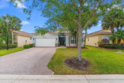 9720 SW Lindale Blvd SW, Port St Lucie, FL 34987