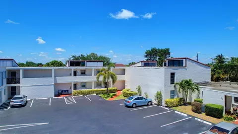2561 Boundbrook Blvd #205, West Palm Beach, FL 33406